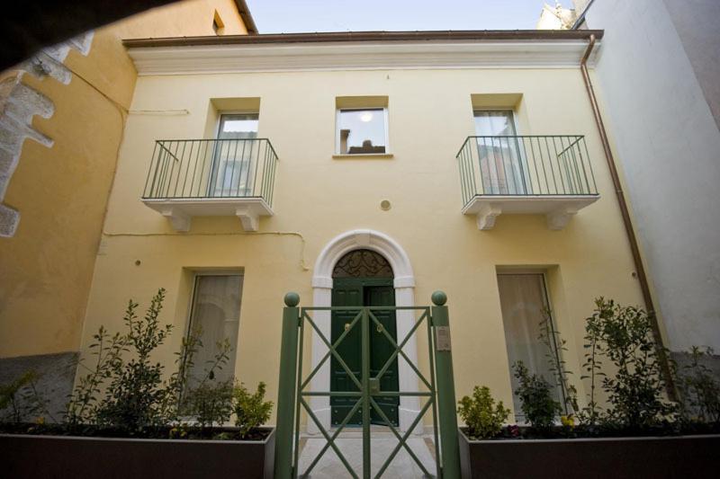 Vico Amato Residenza Διαμέρισμα Σουλμόνα Εξωτερικό φωτογραφία